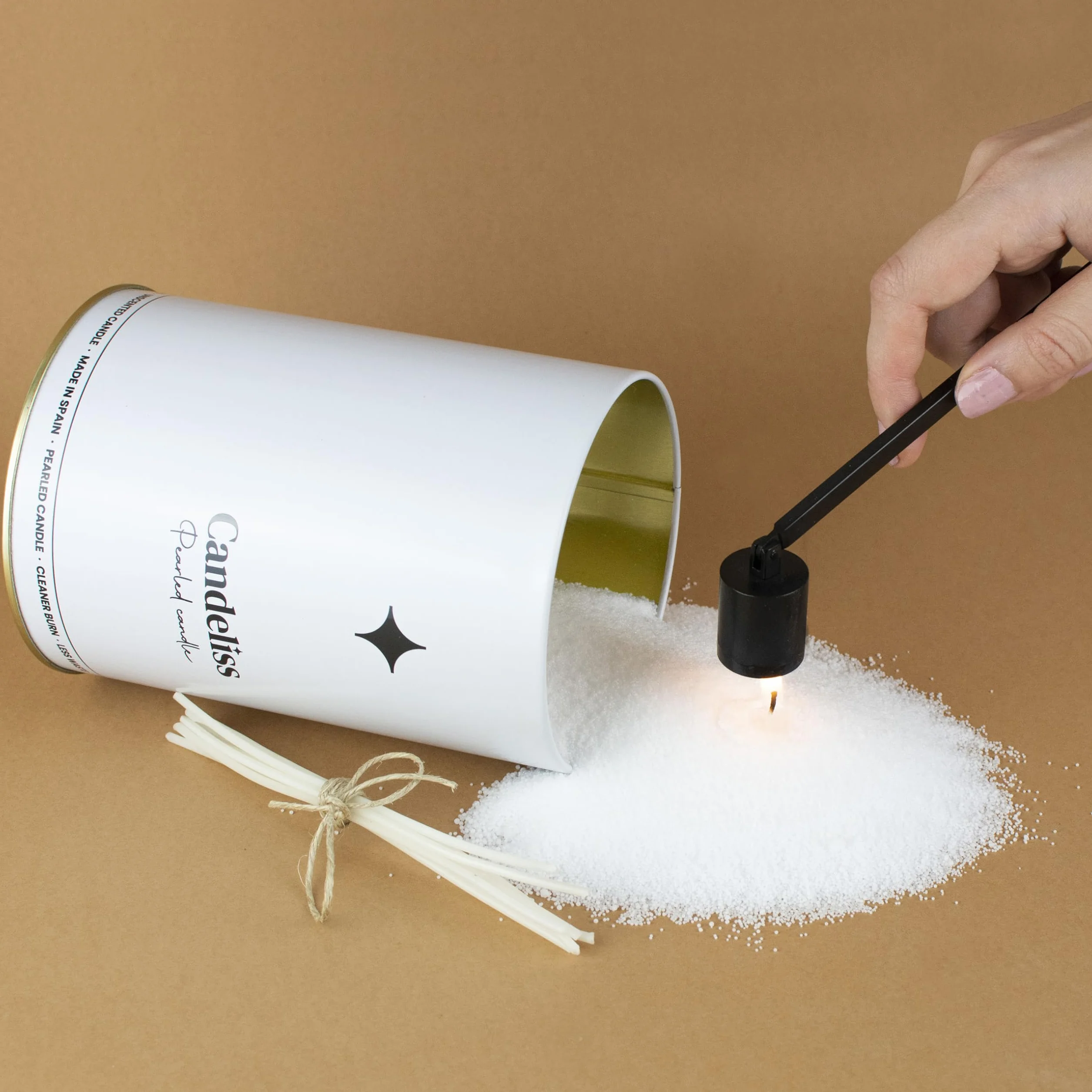 CANDELISS Kit per Candela di Sabbia 0,5kg Granelli di Cera Sabbia per Candele Perle Decorative