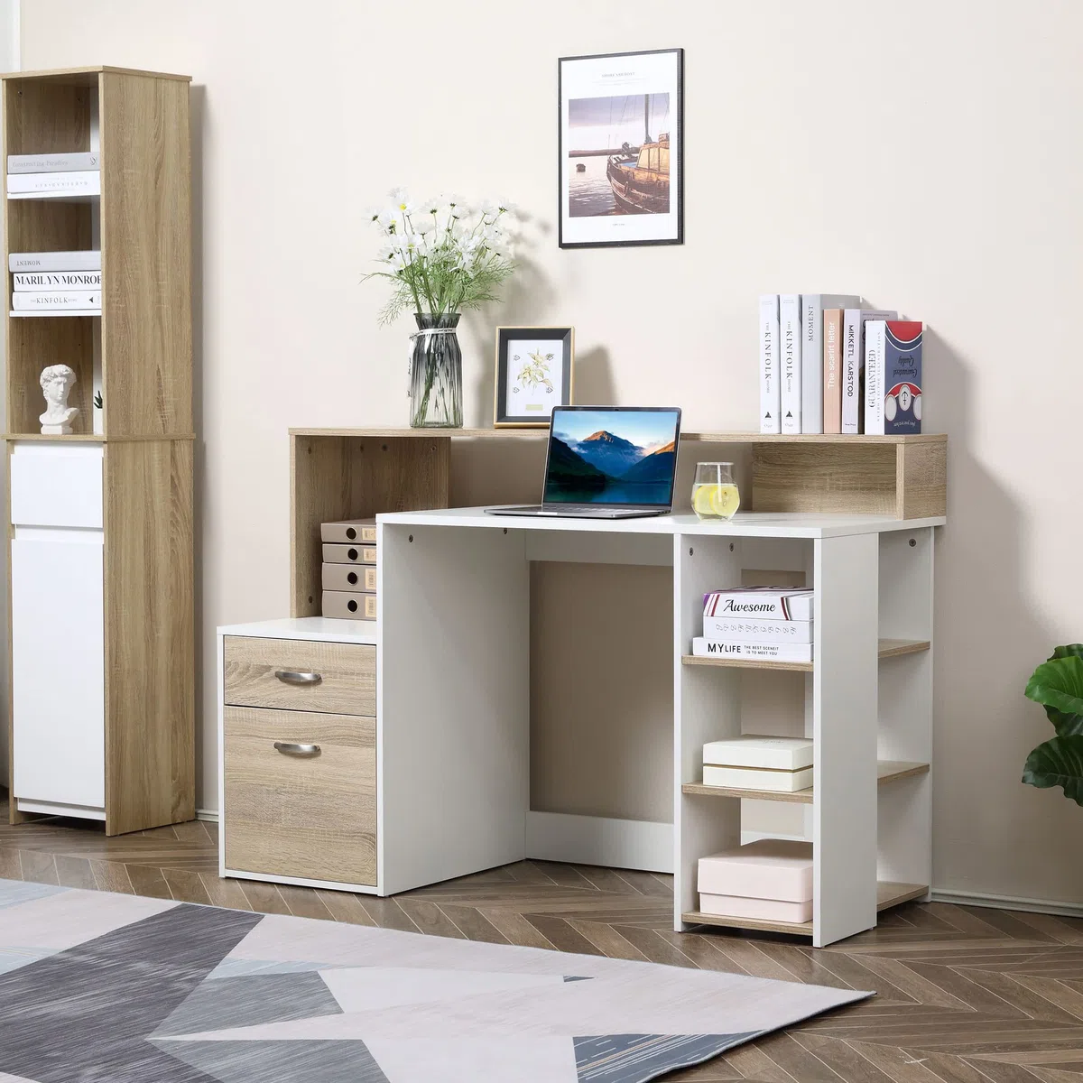 HOMCOM – Moderna Scrivania per Computer con Ripiani in Legno MDF 137 x 55 x 92cm