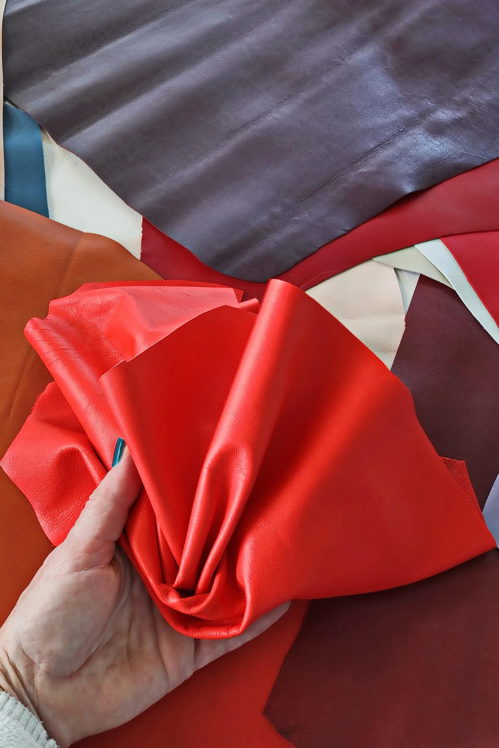 La Garzarara Scampoli di Pelle Morbidi Nappa e Capretto 20x25-40x40 cm 0,500 kg Selezione Casuale per Cucito