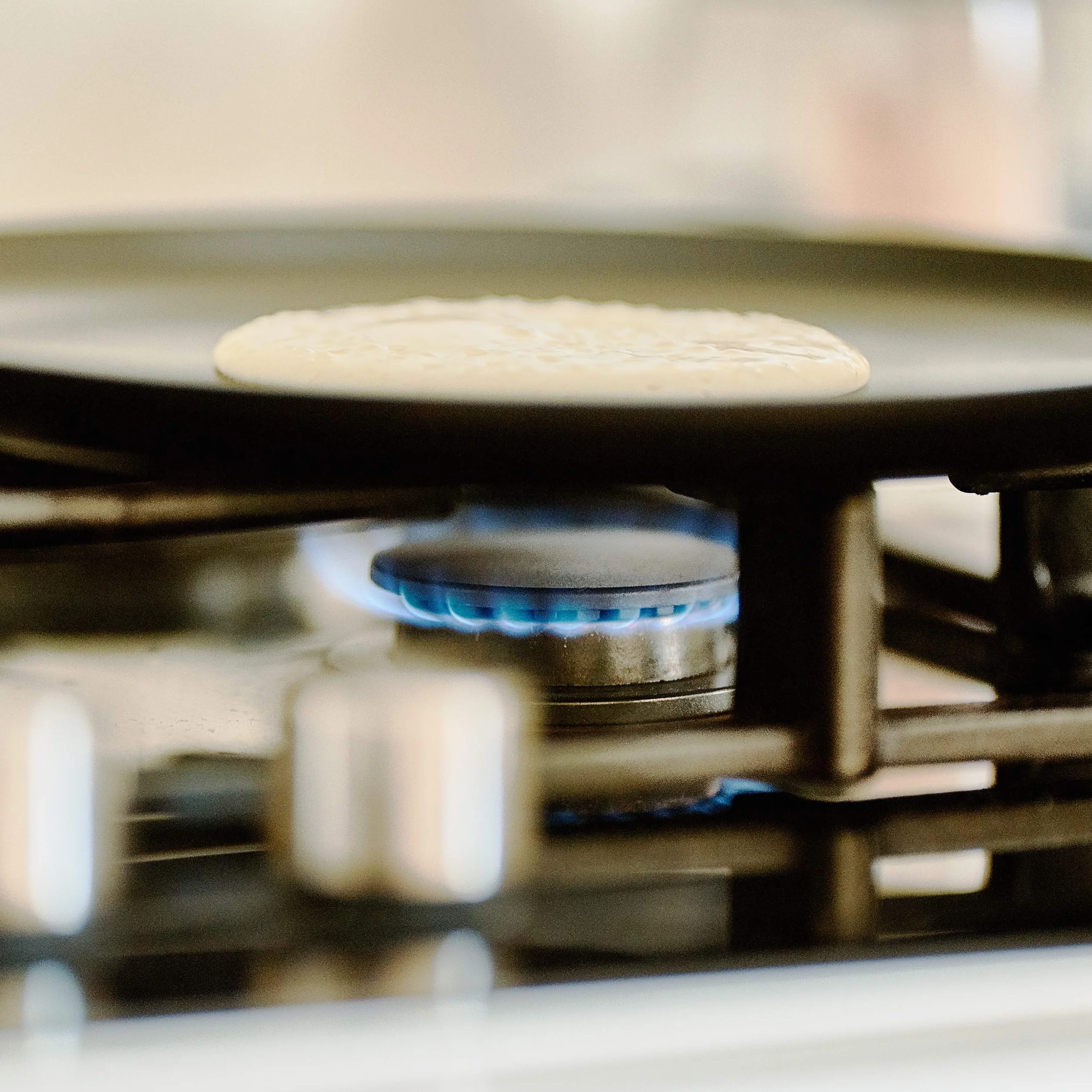 Relaxdays Crepiera in alluminio pressofuso 25 cm, padella antiaderente per crêpes