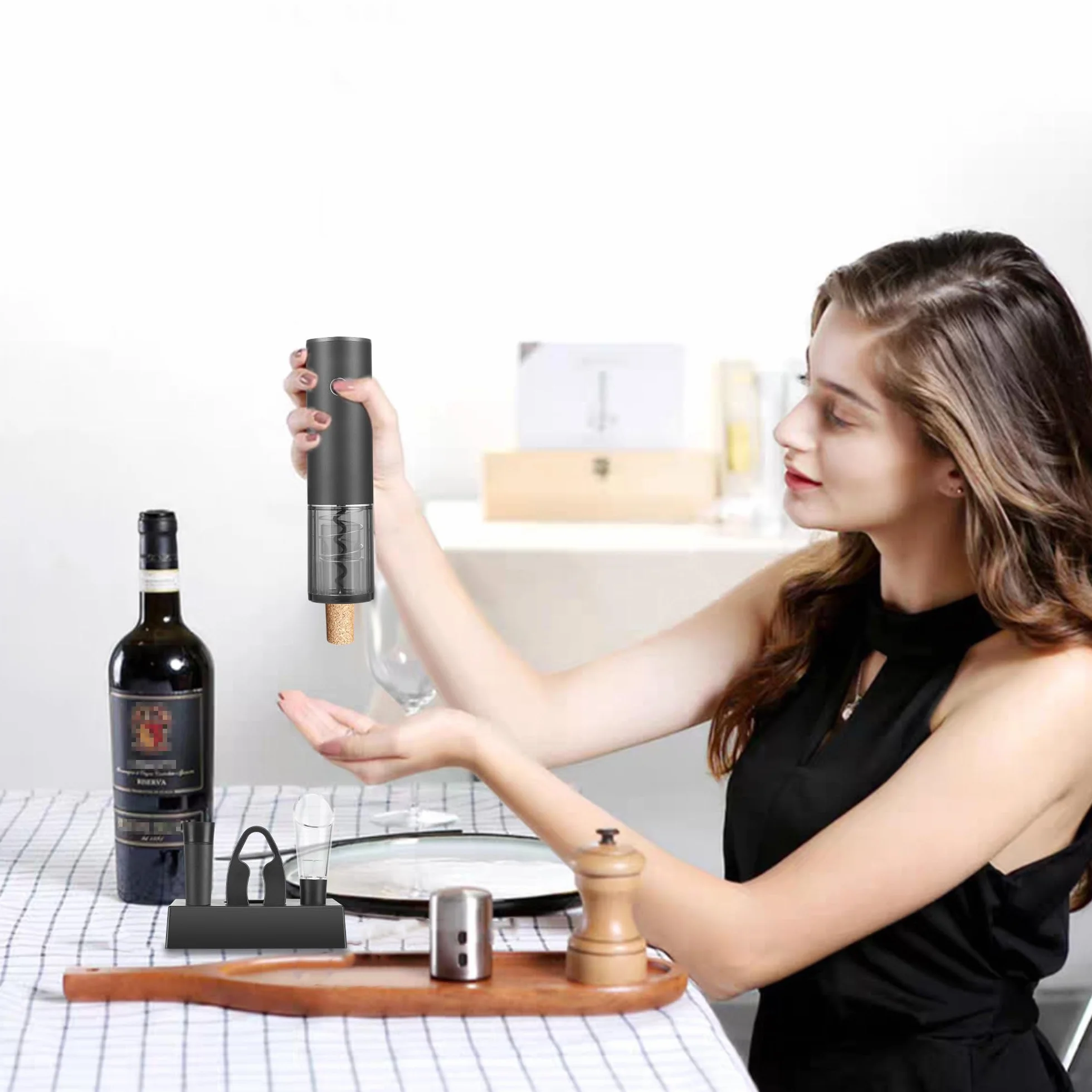 Cavatappi Elettrico Professionale Ricaricabile USB Nero con Taglia Capsule
