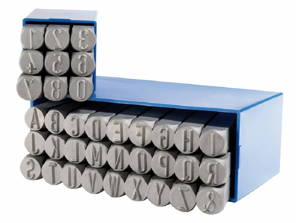 Gravurem 1706000 Numeri e lettere battere 0-9 e az, combinazione di altezza carattere 6 mm