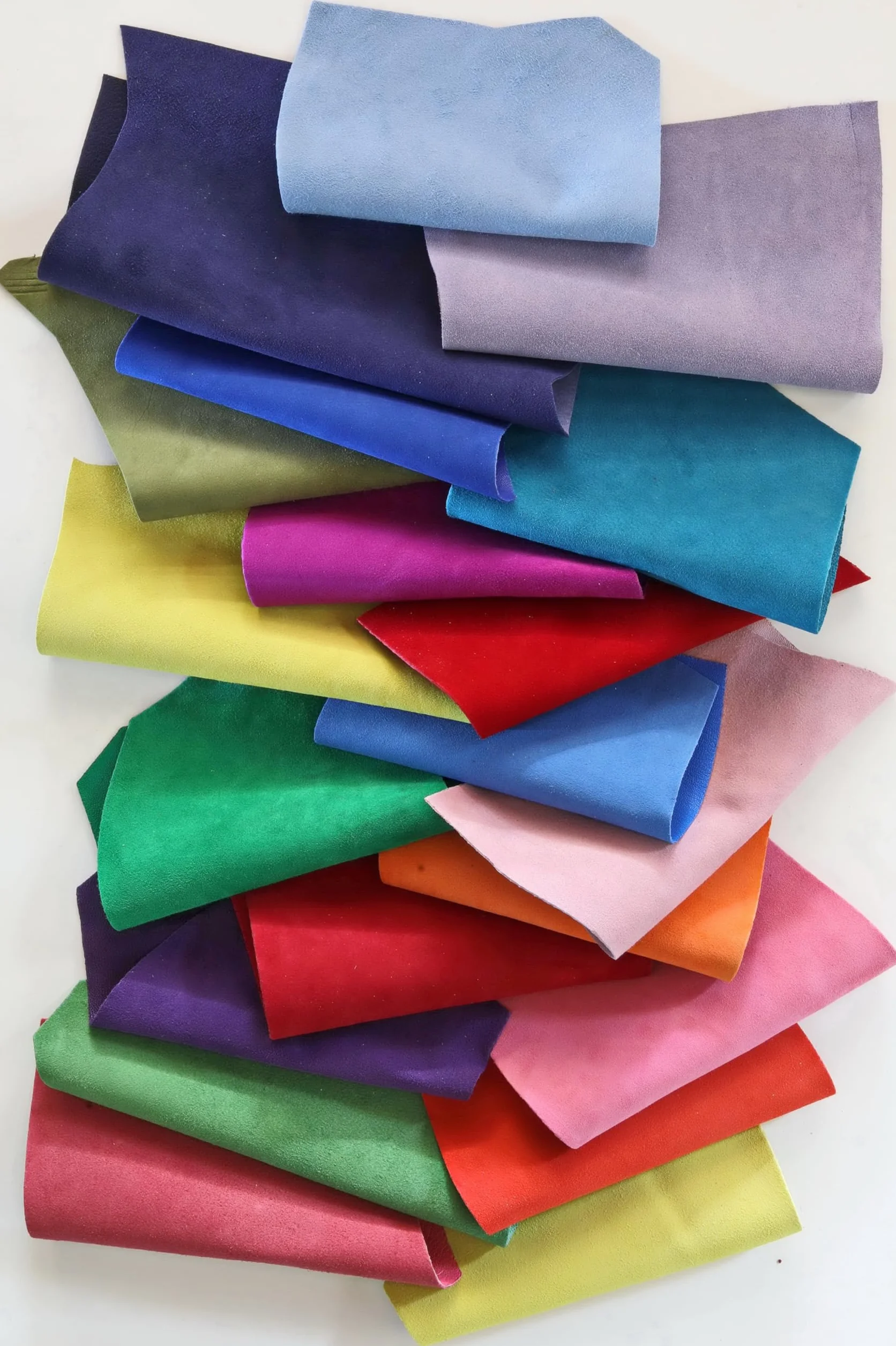 LA GARZARARA Ritagli di Pelle Scamosciata 12x15 cm 0,500 kg Colori Vivaci