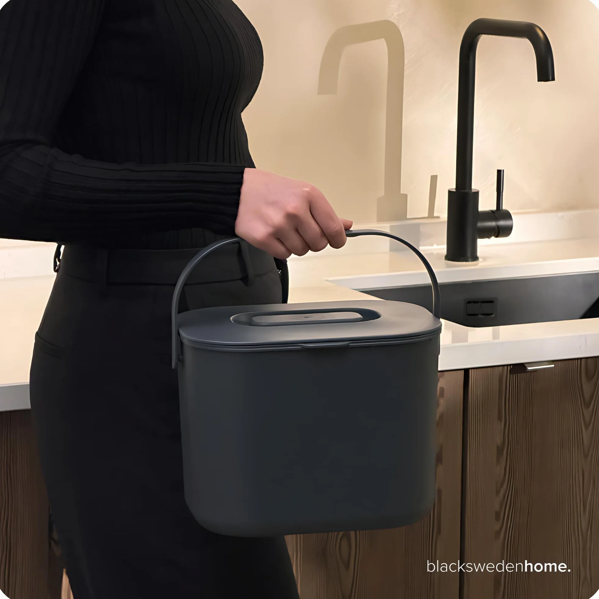 Black Sweden Home Bidone da Cucina Organico 7L per Compost- Secchio per Rifiuti Alimentari Inodore con Coperchio -Lavabile in Lavastoviglie & Ecologico- Organizer da Cucina per Uso Quotidiano | Grigio