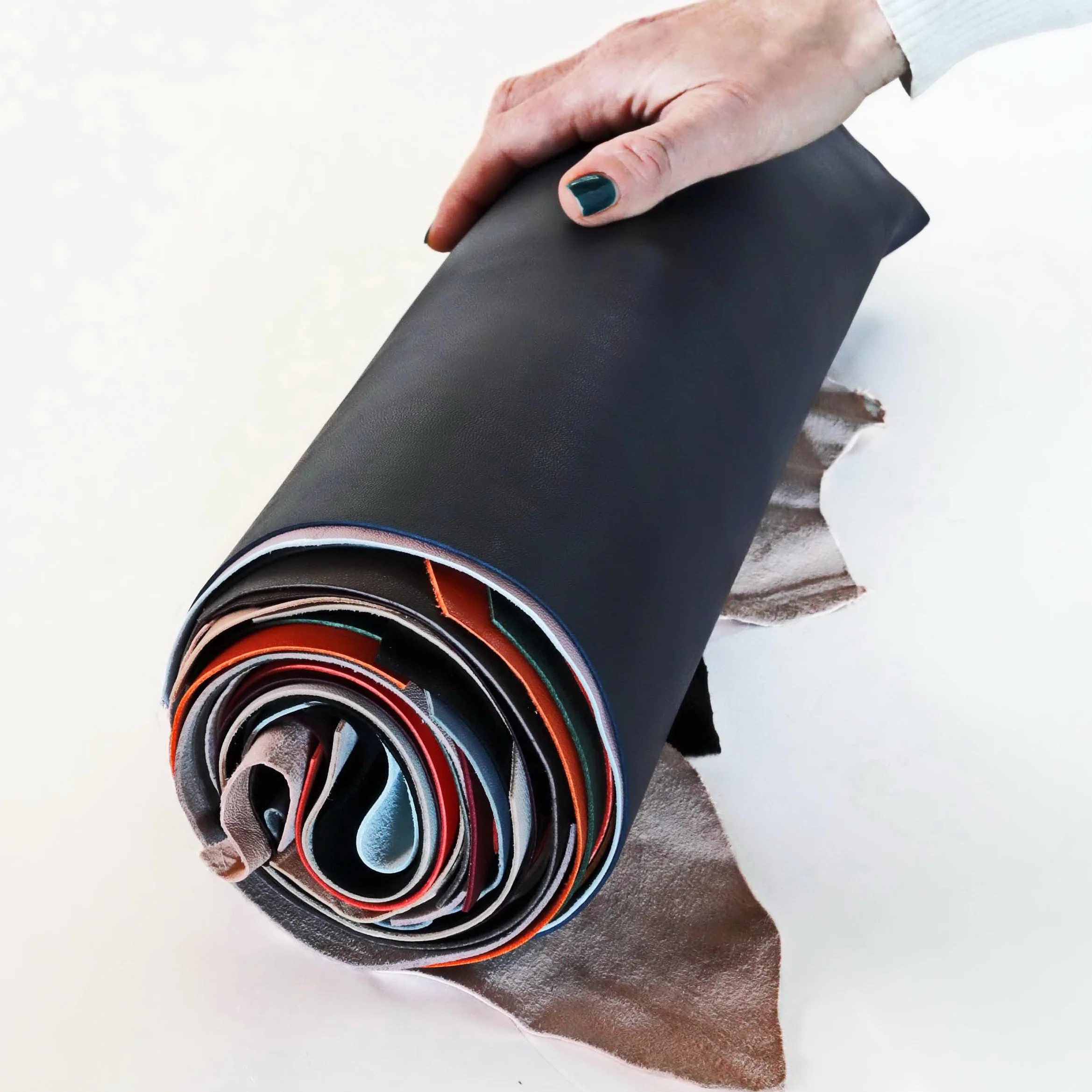 La Garzarara Scampoli di Pelle Morbidi Nappa e Capretto 20x25-40x40 cm 0,500 kg Selezione Casuale per Cucito