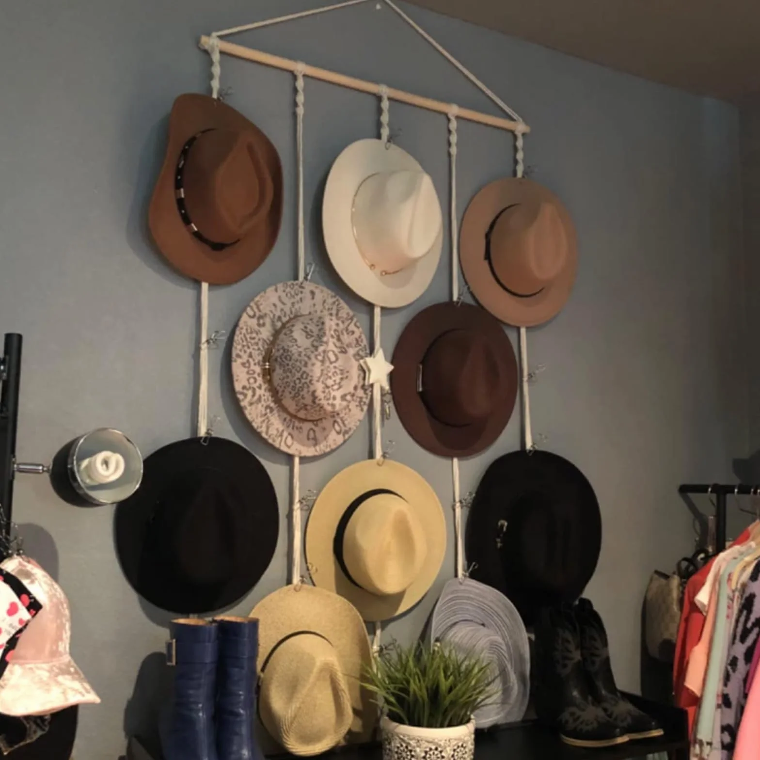 JOJOCY Porta cappelli da parete con 12 clip, organizer boho per cappelli Fedora, cowboy, tesa larga 155x80 cm