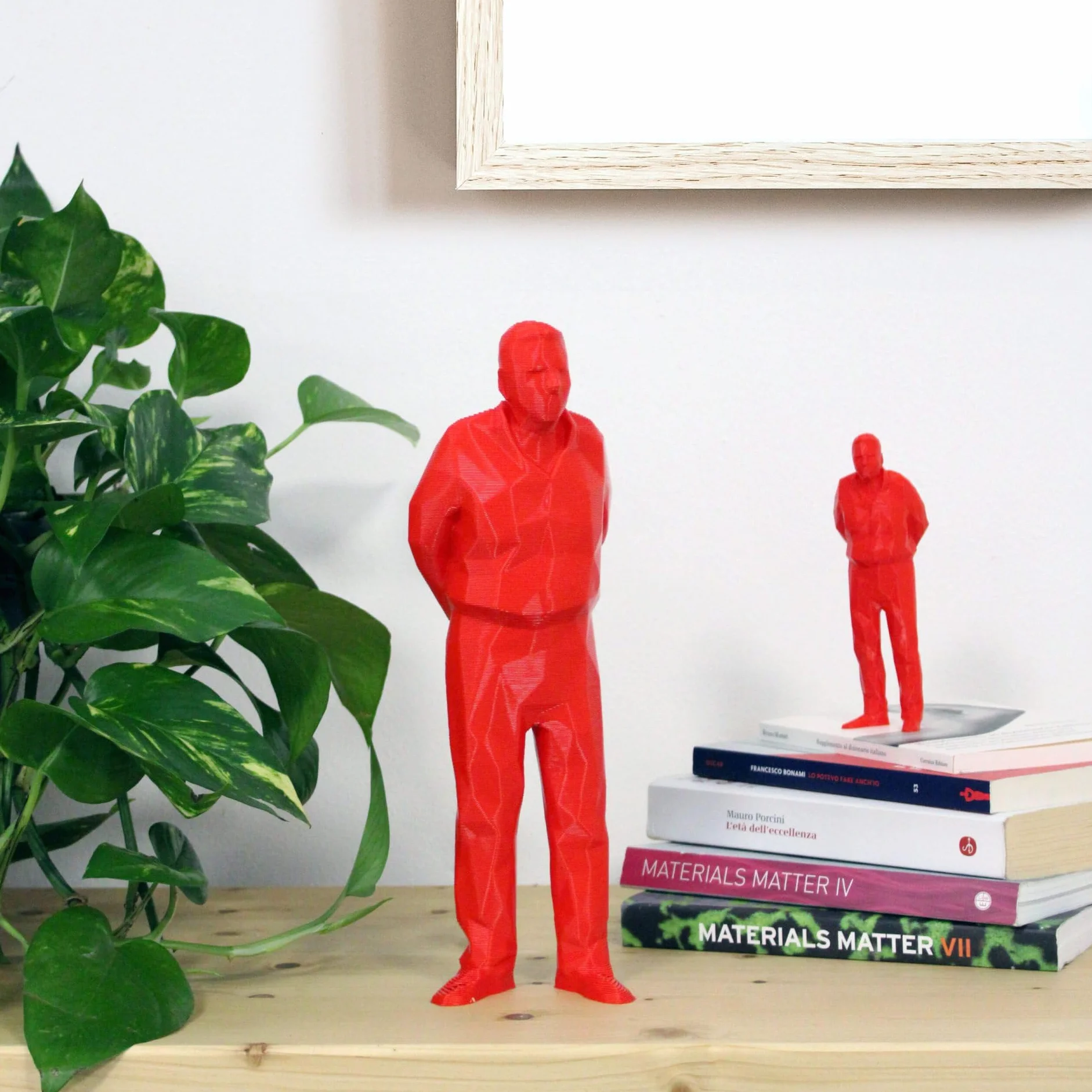 Superstuff Umarell Original Statuetta Pensionato da Scrivania Rosso Giallo Verde