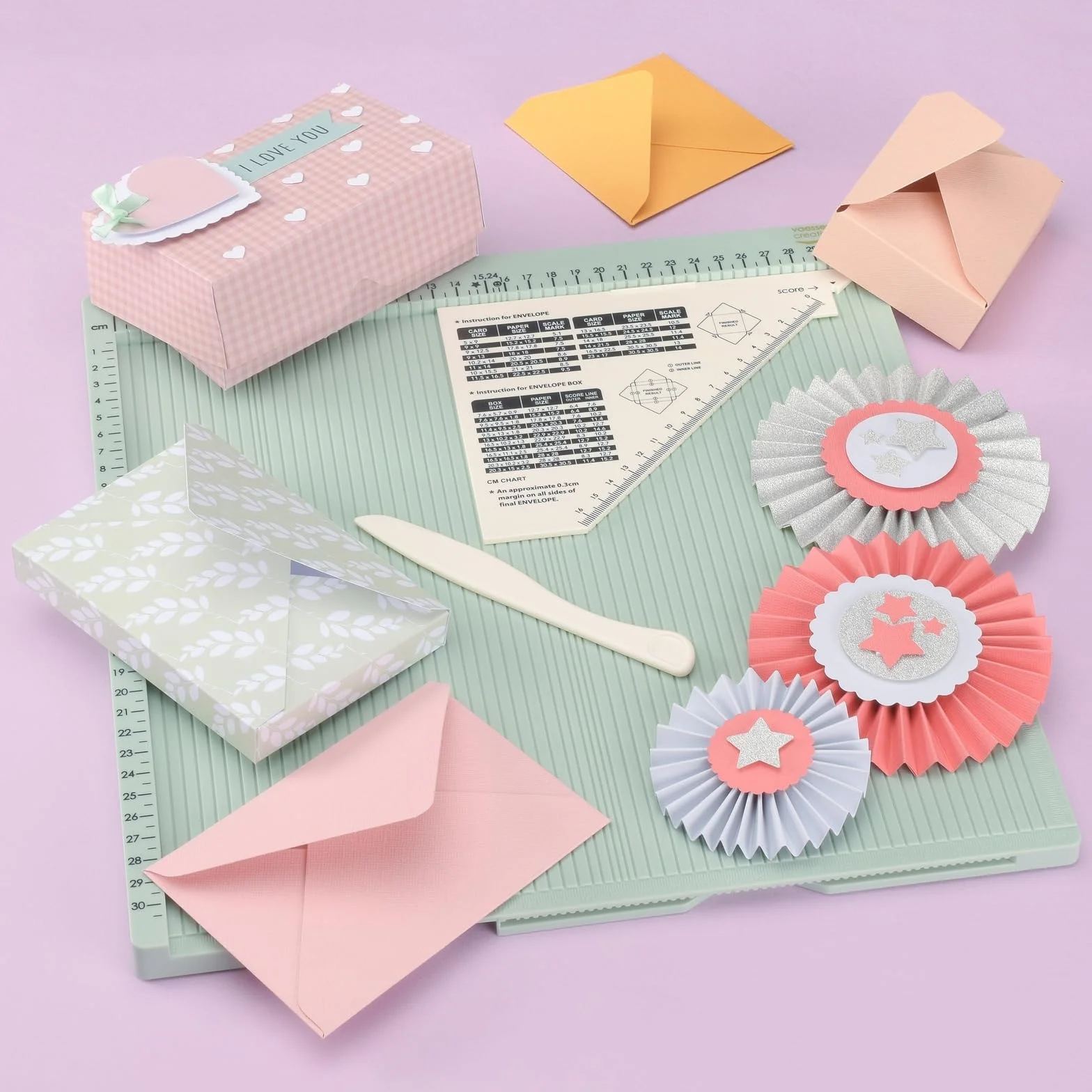 Vaessen Creative Set Creativo - Cordonatura Manuale Score Easy 30,5 x 30,5 cm e Perforatore Angoli 2 in 1 – Ideale per Biglietti Fai da Te, Journaling e Buste - Accessori Scrapbooking